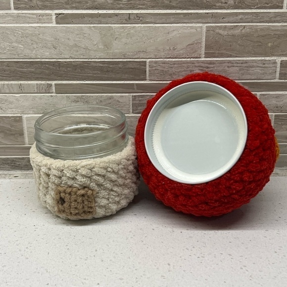 Mushroom handmade crocheted storage jar - Picture 2 of 3